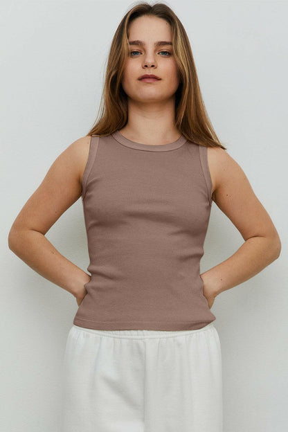 THE BLANK LAB Round Neck Ribbed Cropped TankUpgrade Your Style with THE BLANK LAB Round Neck Ribbed Cropped Tank
 Ribbed Elegance: The sophisticated ribbed texture of this tank adds a touch of refinement to anLove Salve BLANK LAB Round Neck Ribbed Cropped Tankusa