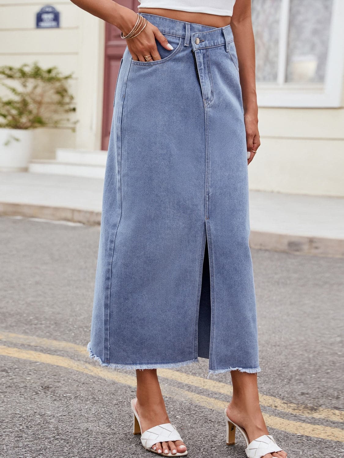 Slit Asymmetrical Waist Denim Skirt.