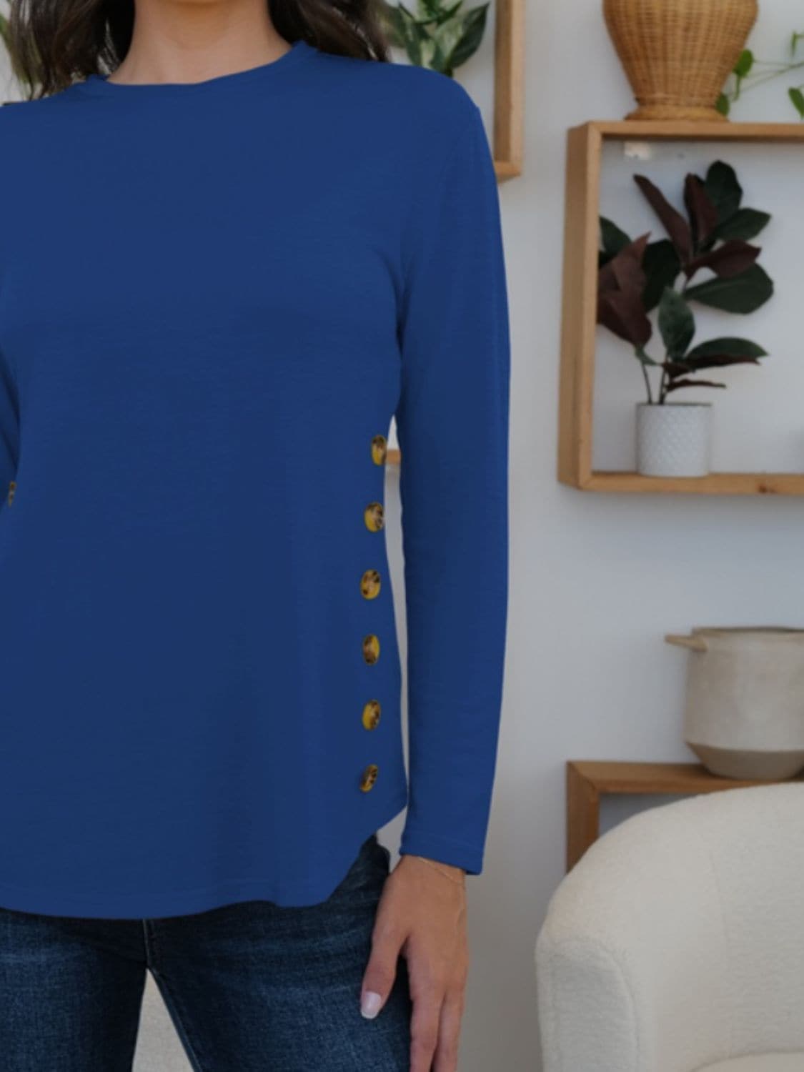 Elegant long sleeve tee with buttons