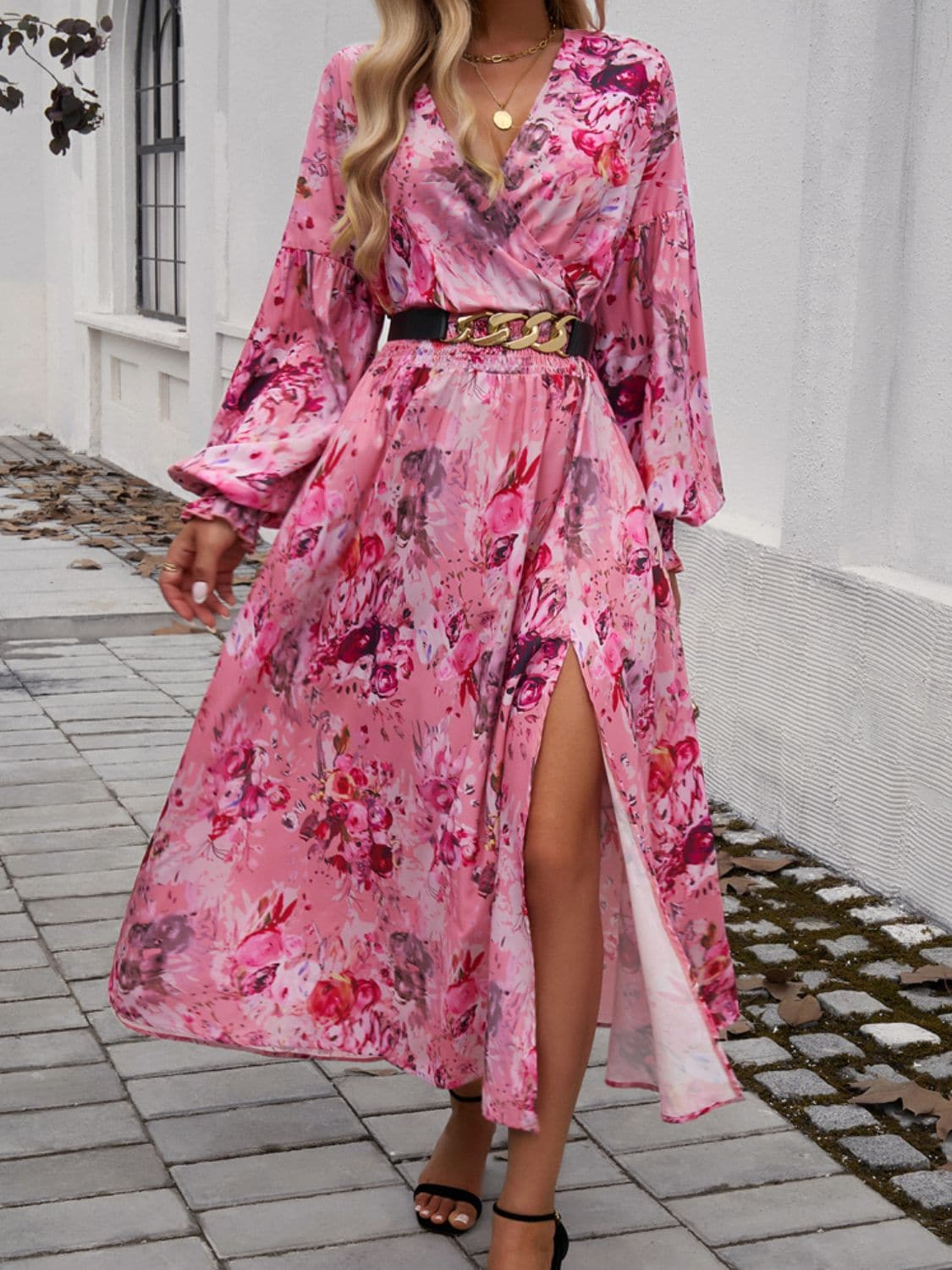 Elegant midi dress with long sleeves