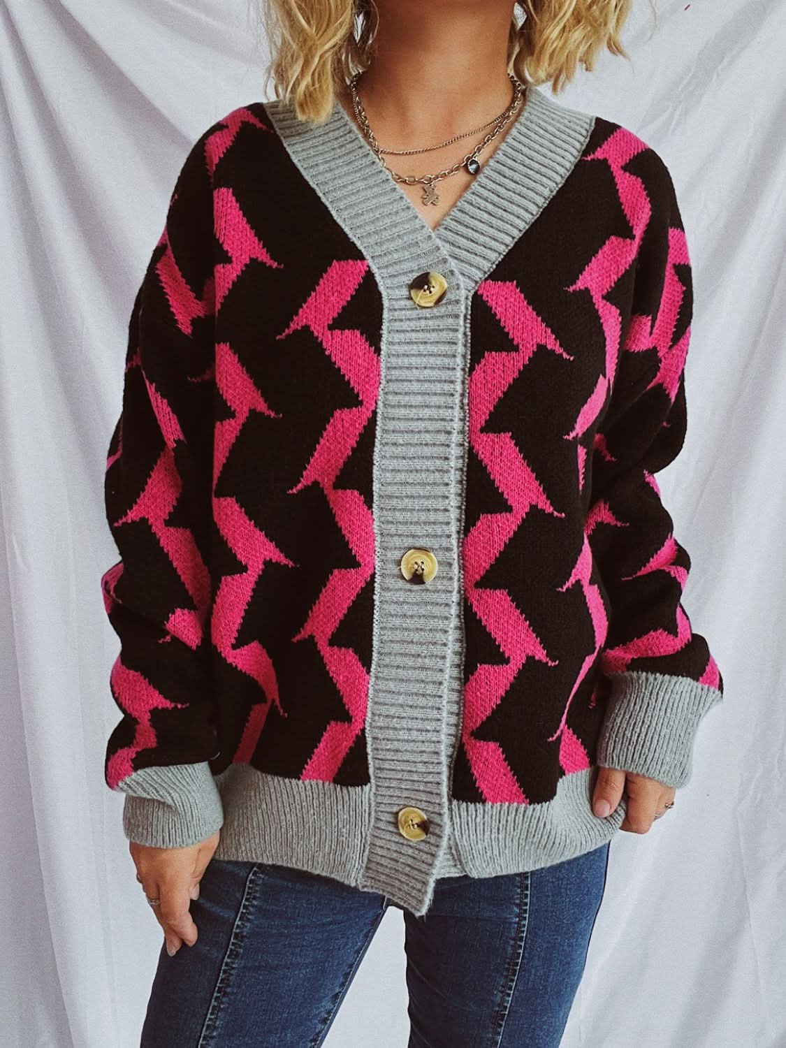 Chic geometric v-neck cardigan