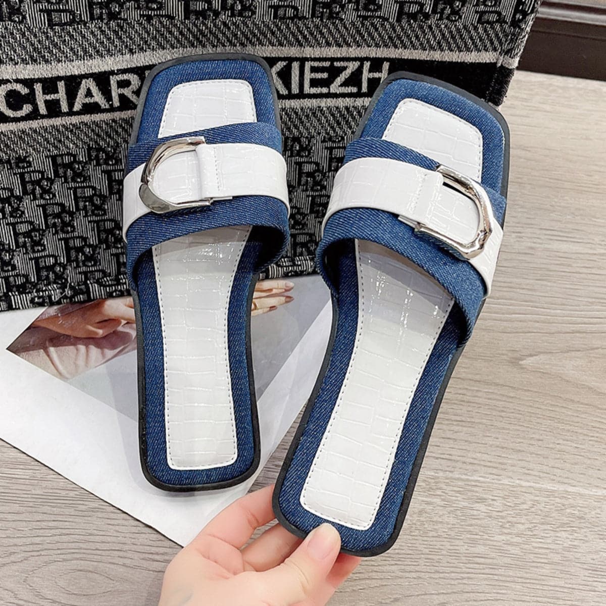 Buckle Trim Open Toe Sandals.