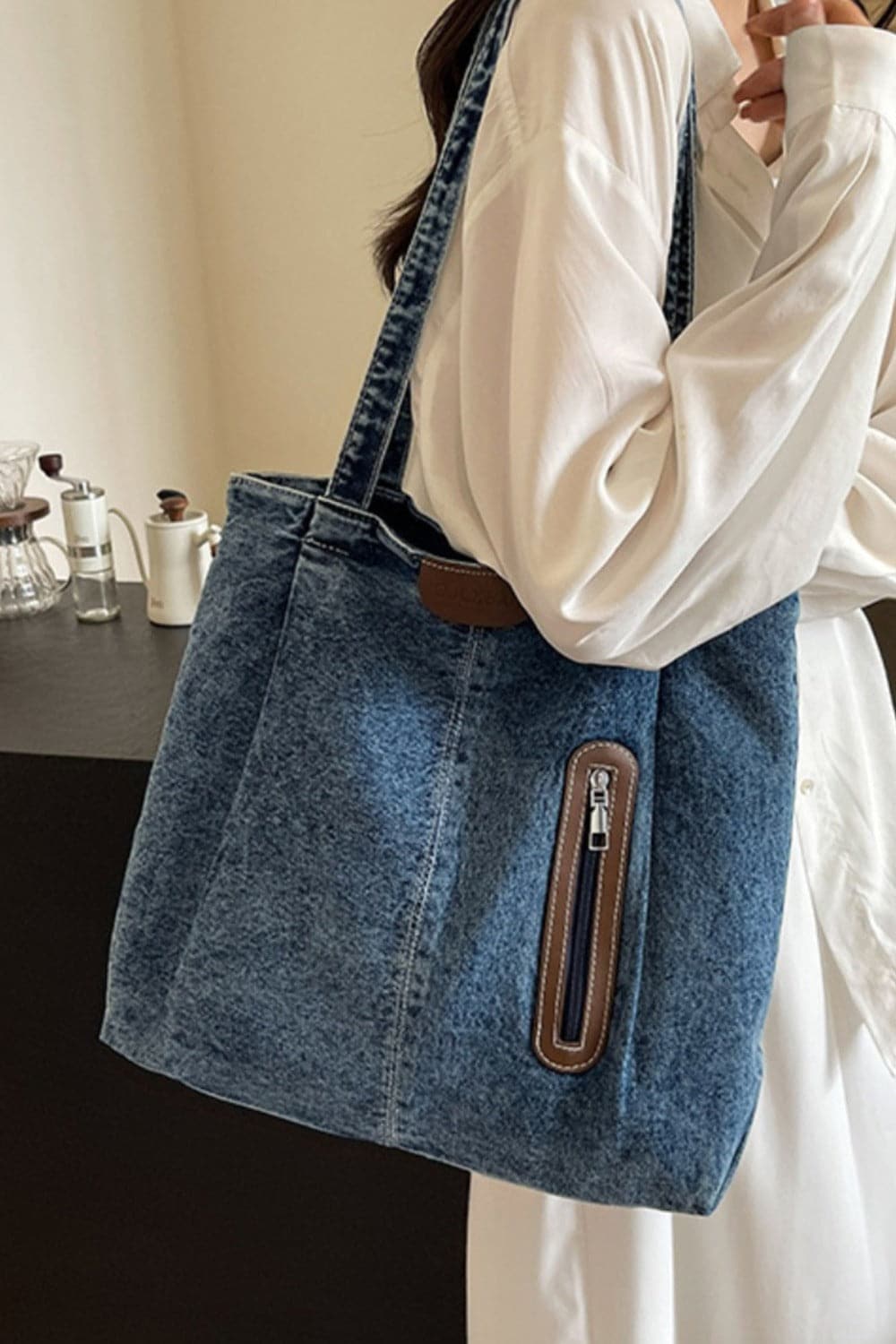 Chic medium denim tote bag