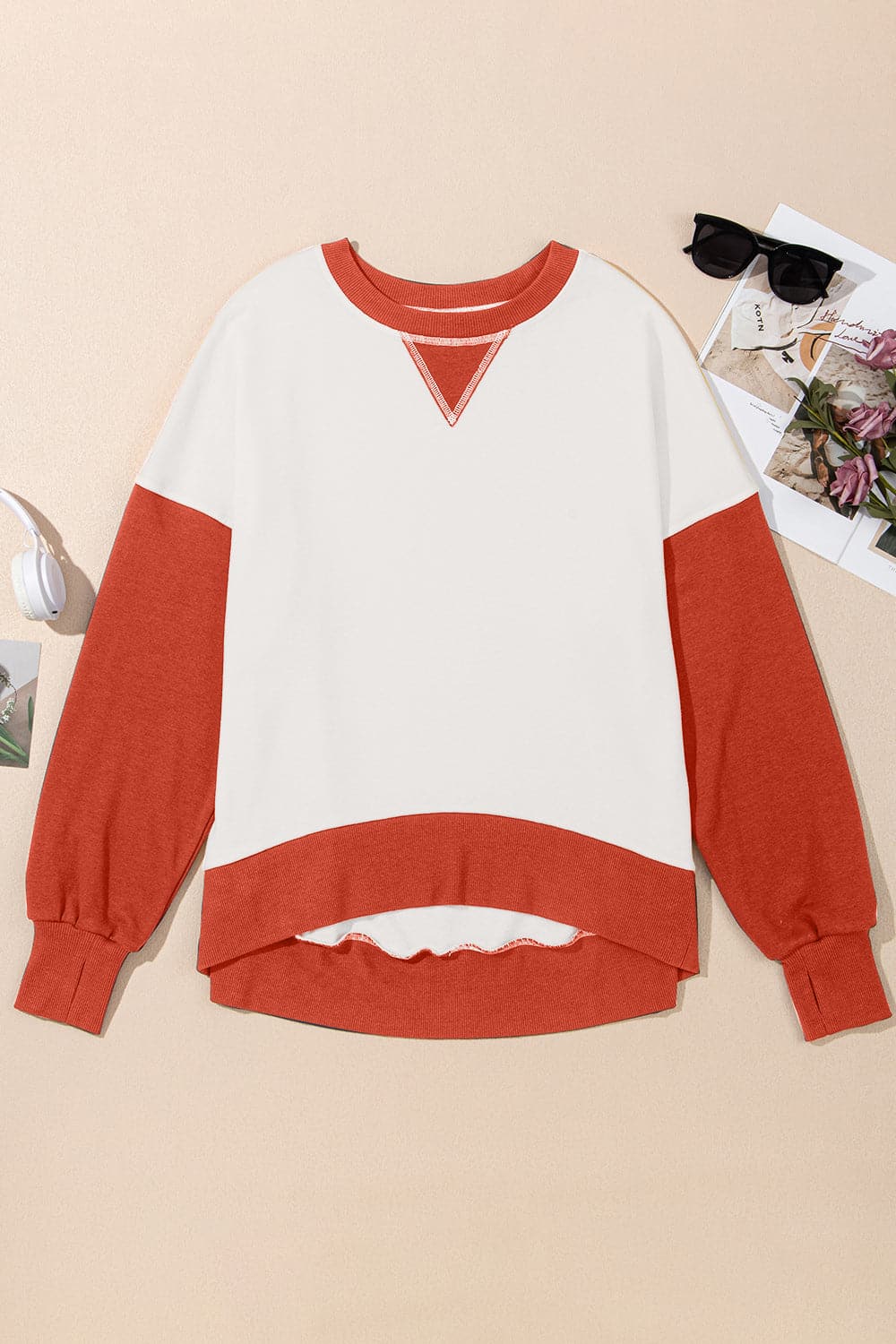 Contrast Round Neck Long Sleeve Sweatshirt.