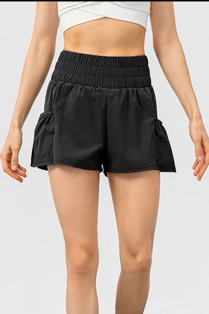 Elastic Waist Pocketed Active Shorts.