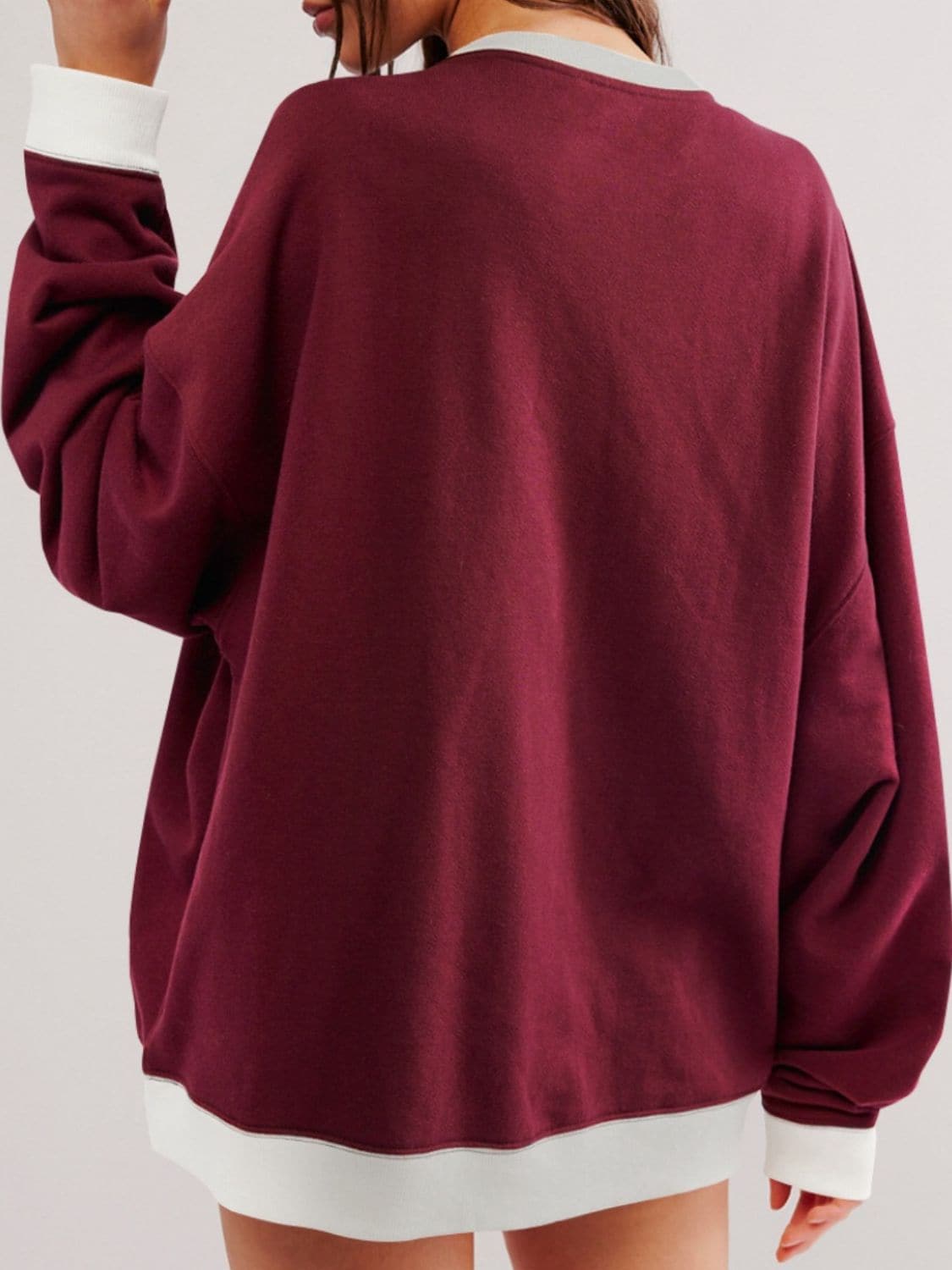 Stylish dropped shoulder long sleeve sweatshirt with contrast detailing