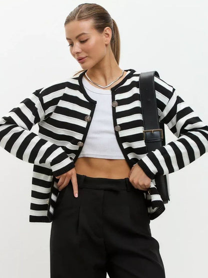 Chic striped cardigan with dropped shoulders