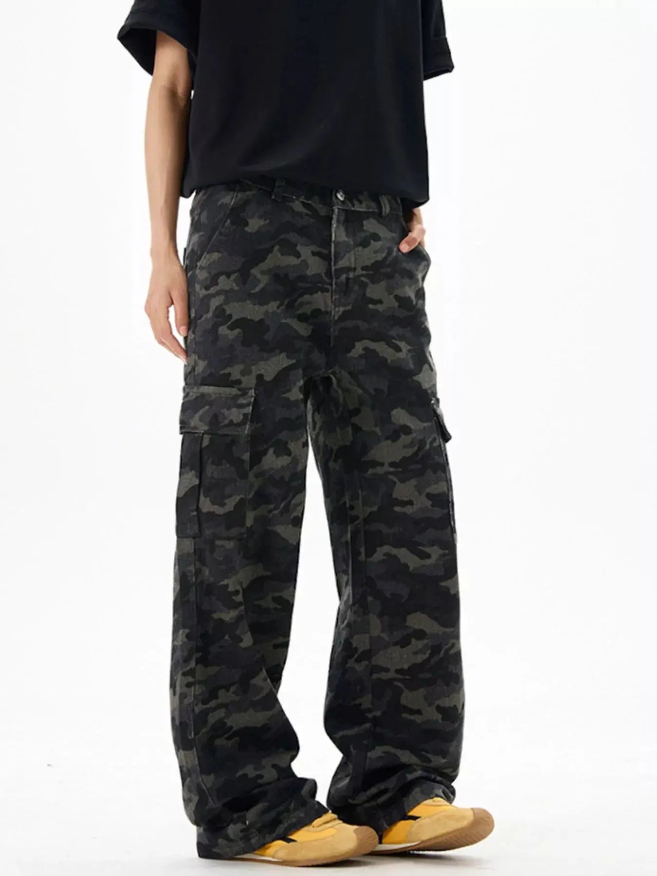 Men's Relaxed Fit Camo Cargo Pants Simply Love