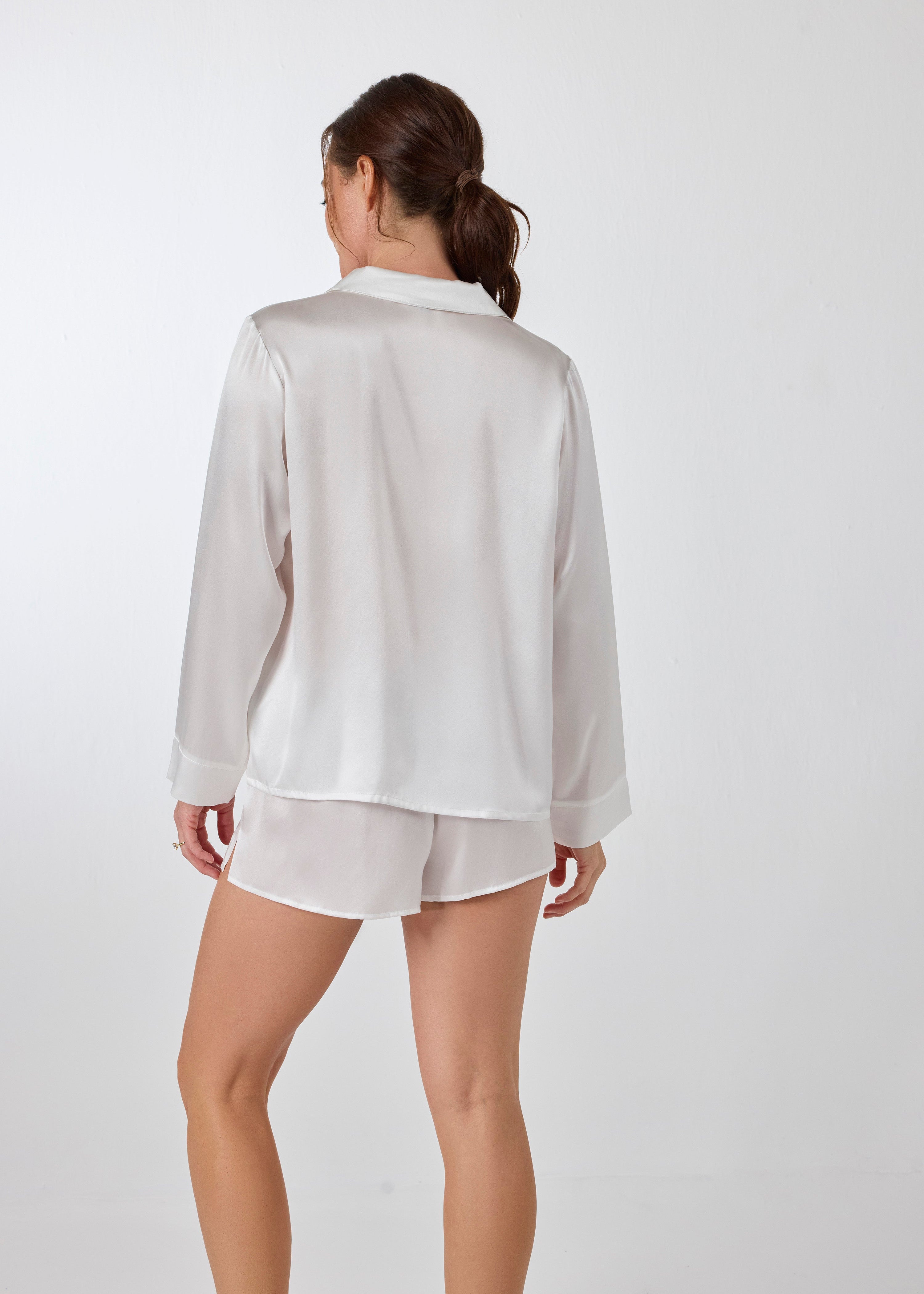 Close-up detail of the A.ROSE Chloe set, highlighting the soft knit fabric and refined texture of this elegant loungewear.