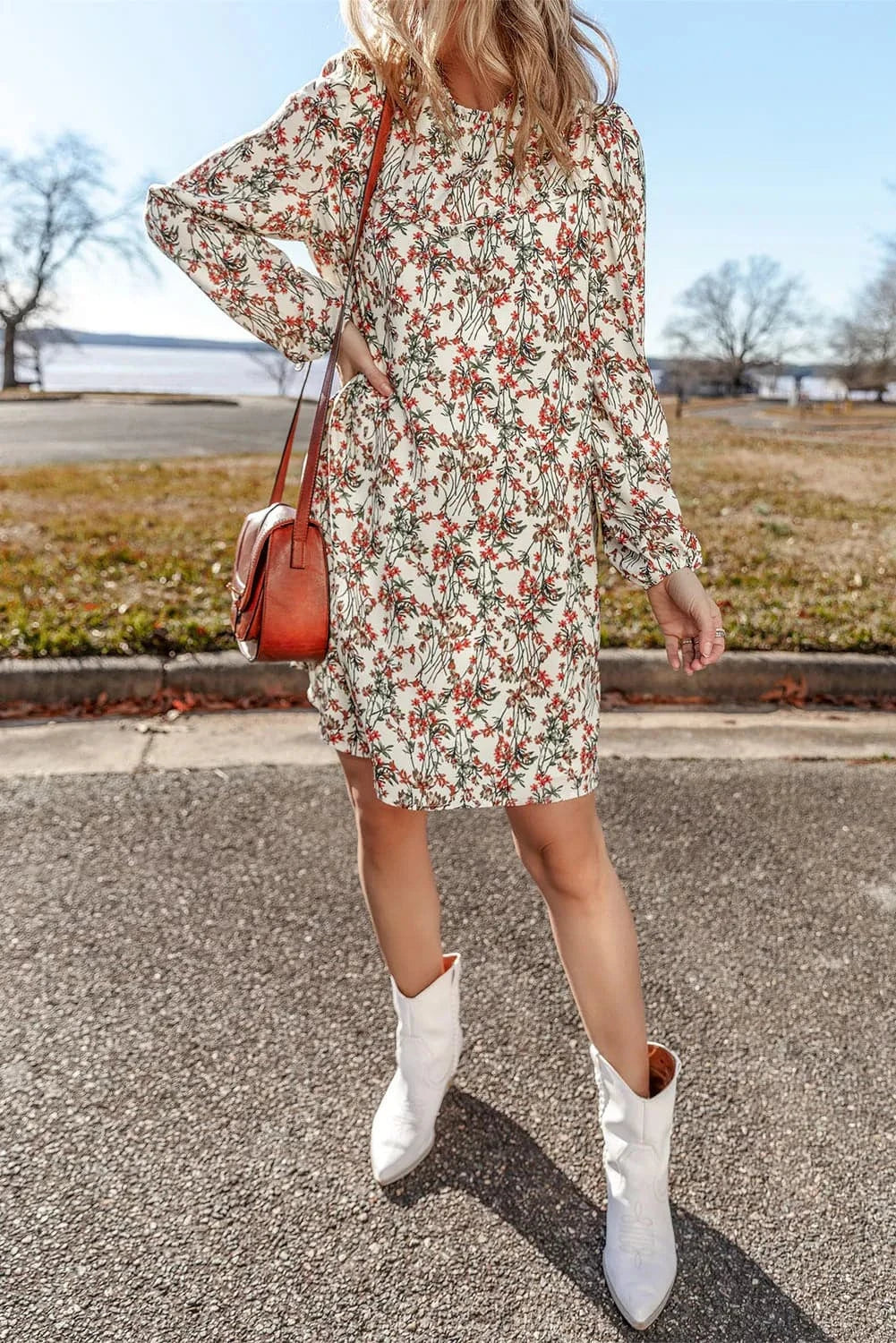 Chic floral mini dress - long sleeves