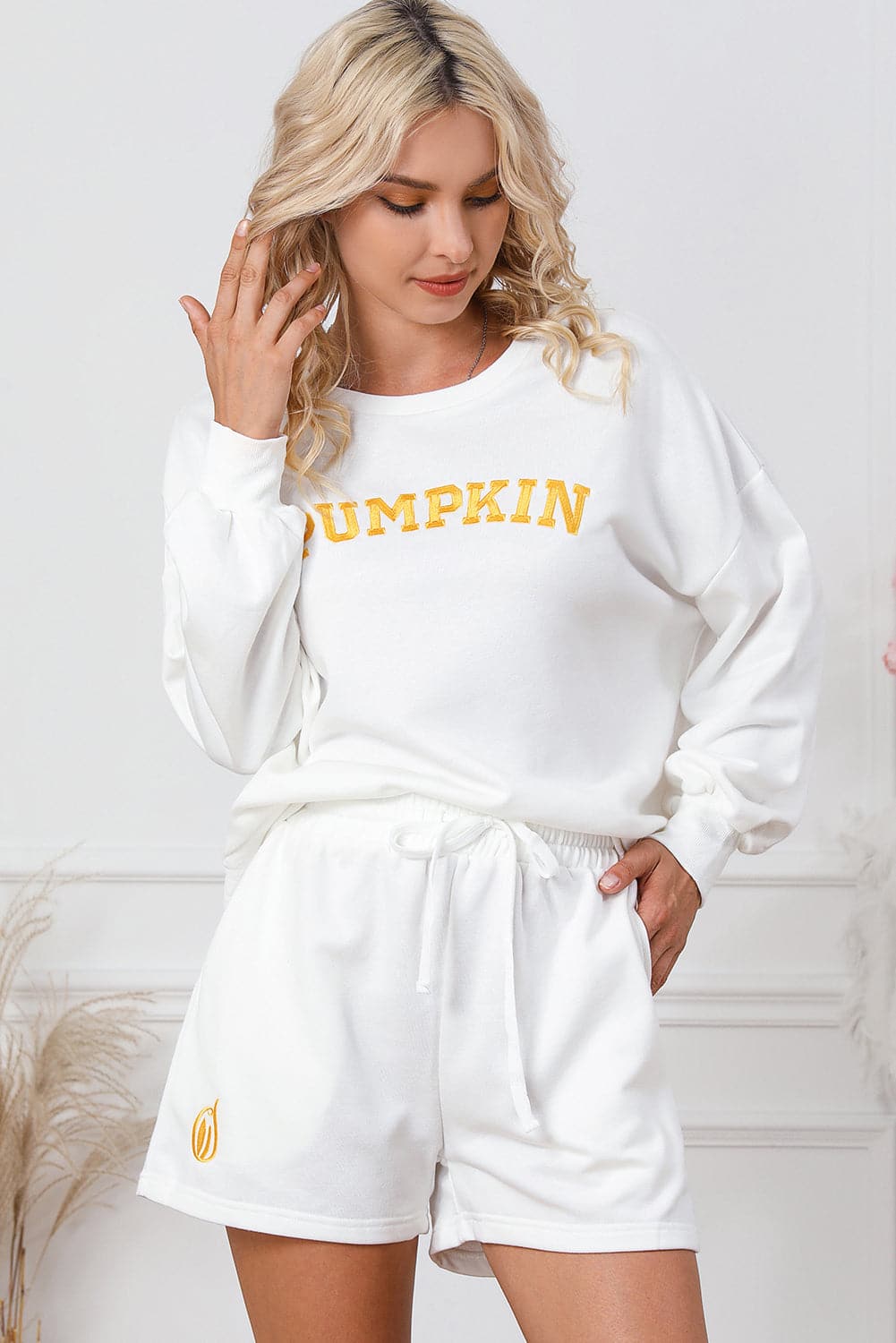 PUMPKIN Round Neck Sweatshirt and Shorts Set.