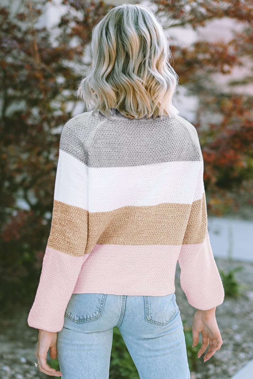 Round Neck Buttoned Long Sleeve Sweater.