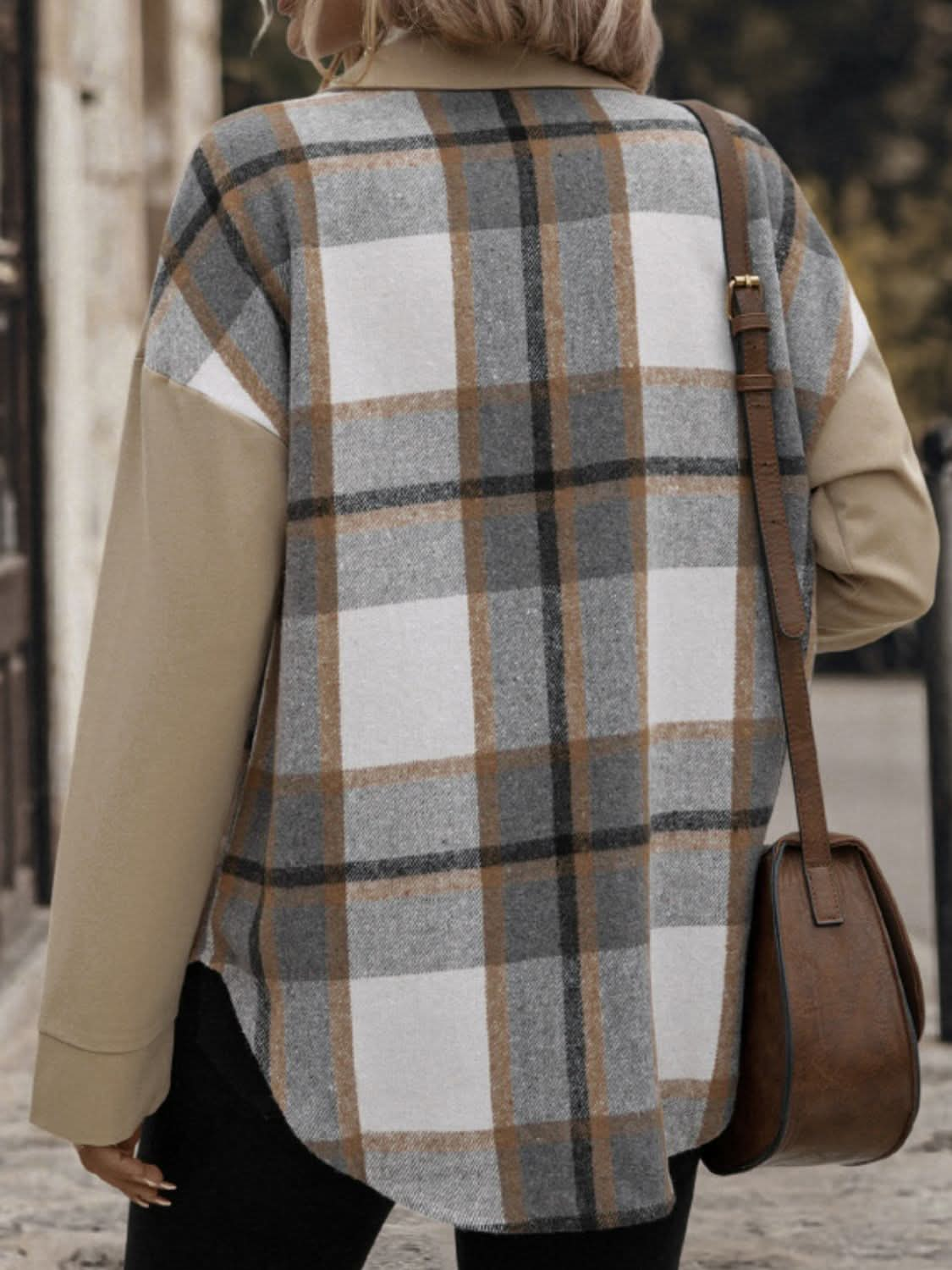 Chic plaid shacket with pockets