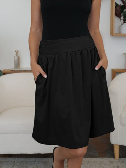 Chic pocketed elastic waist skirt for effortless style