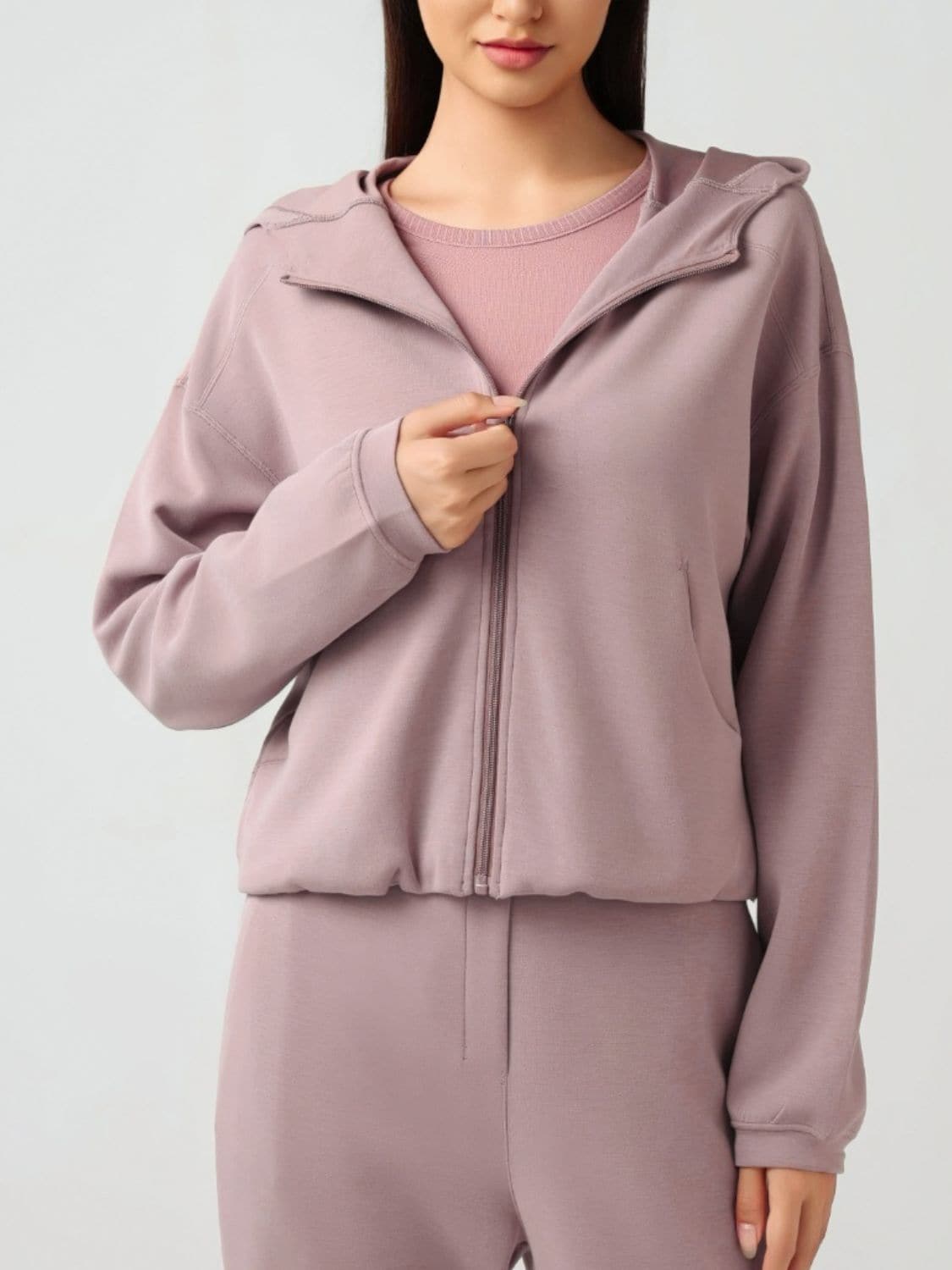 Hooded zip sweatshirt with pockets