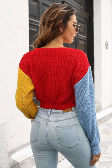 Cropped Contrast Color V- Neck Buttoned Cardigan.