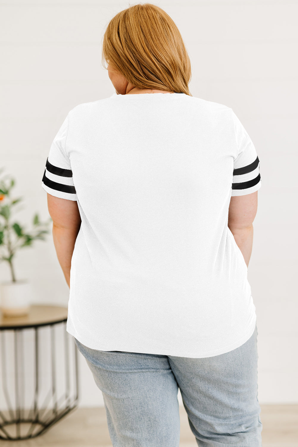 Chic white plus size v-neck t-shirt with stripe detailing