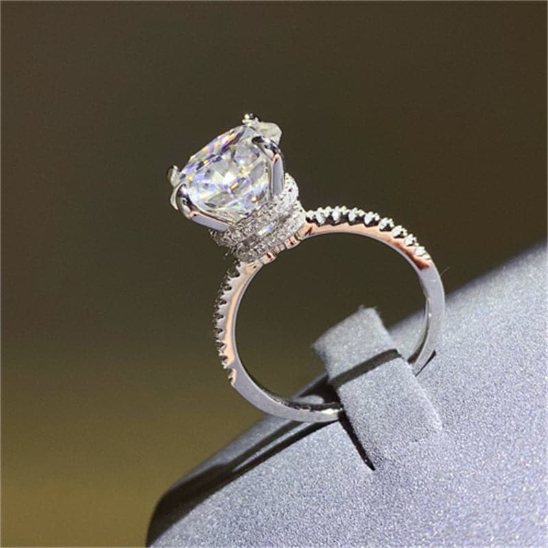 Stunning 5 Carat Moissanite Ring in 925 Sterling Silver