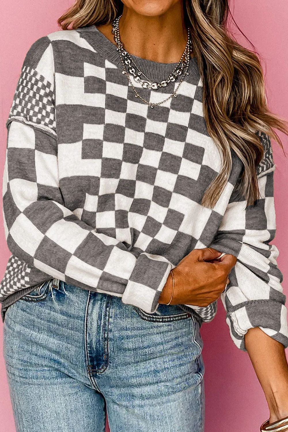 Checkered Round Neck Long Sleeve SweaterFeatures: Basic style
Stretch: Slightly stretchy
Material composition: 50% viscose, 28% polyester, 22% polyamide
Care instructions: Machine wash cold. Tumble dry lowLove Salve Checkered Round Neck Long Sleeve SweaterKnit Tops