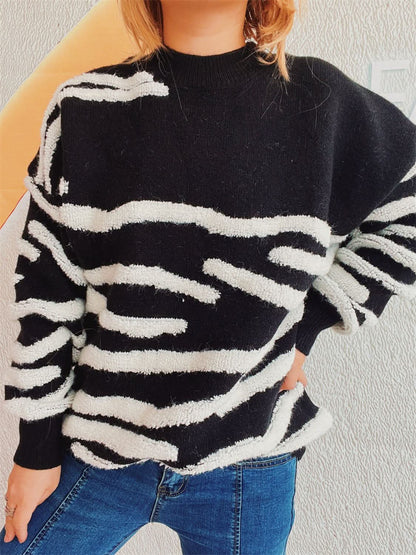 Stylish contrast long sleeve sweater with round neck