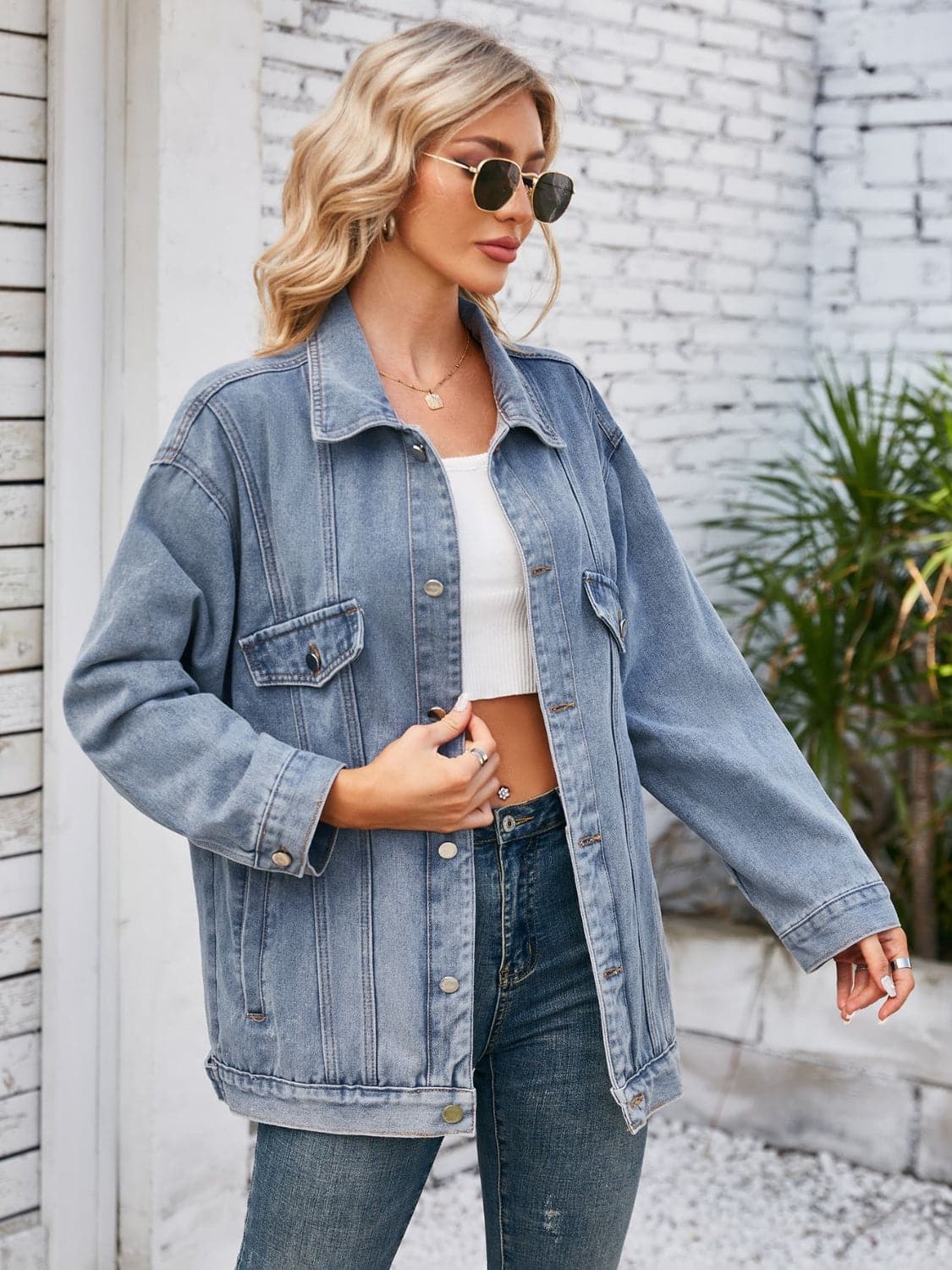 Stylish denim jacket for women