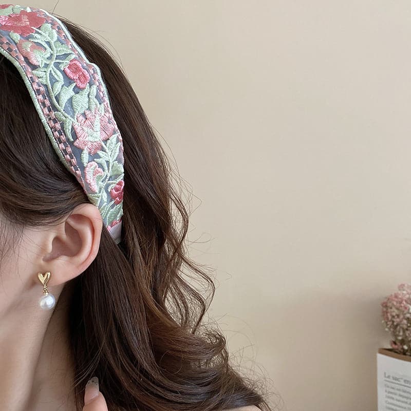 Acrylic Flower Embroidered Headband.