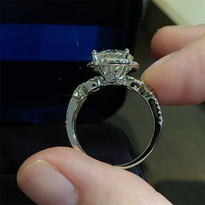 Stunning 3 Carat Moissanite Ring in 925 Sterling Silver