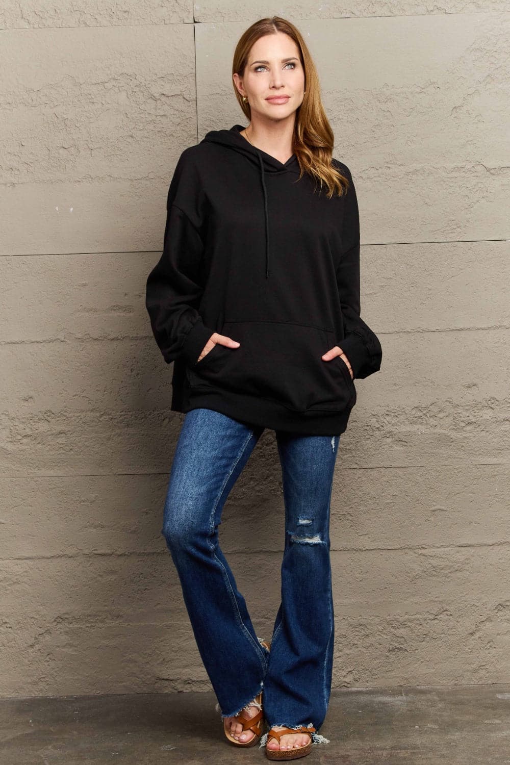 Chic long sleeve dropped shoulder hoodie with pockets