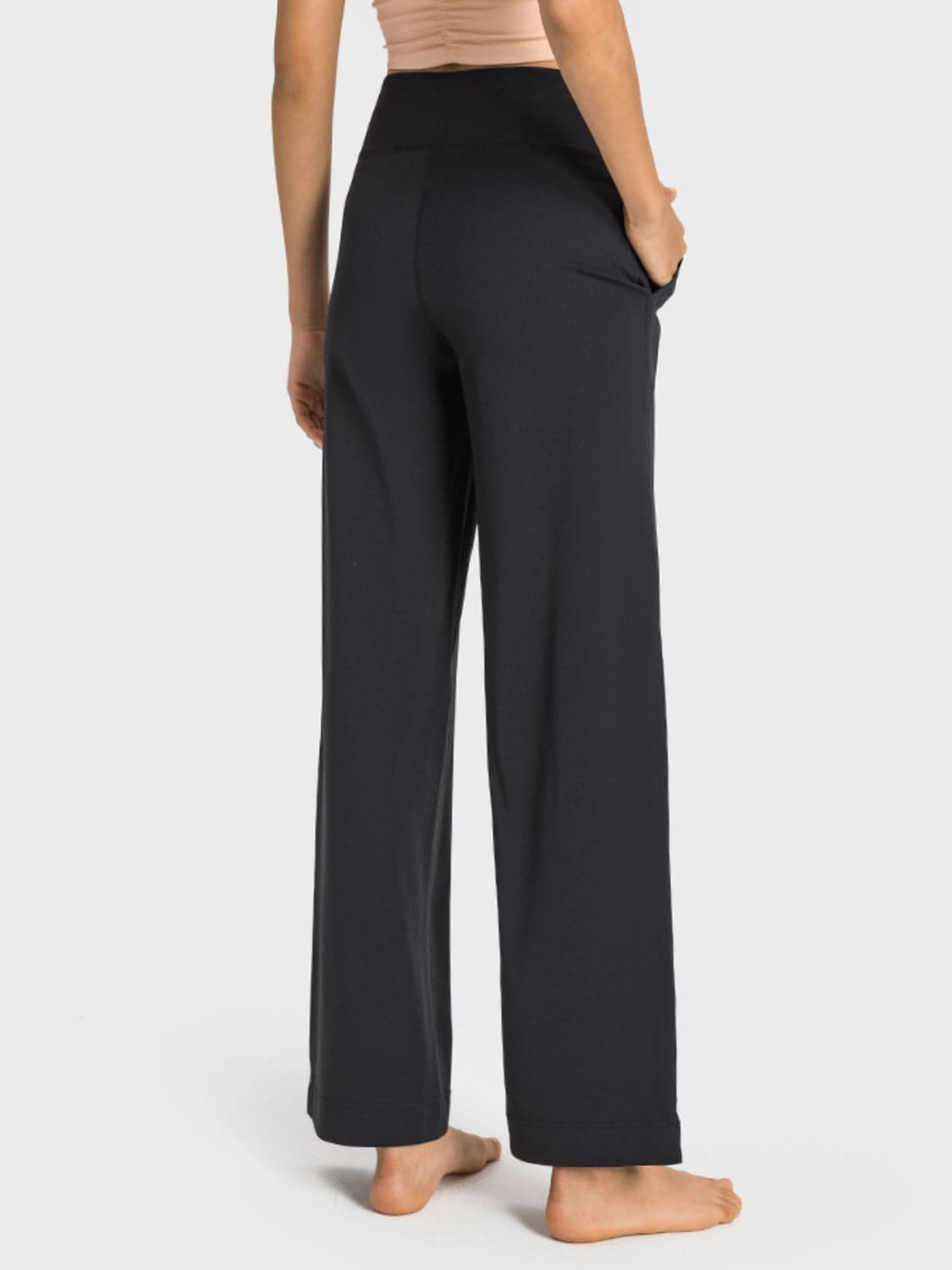 Drawstring Waist Wide Leg Sports Pants with Pockets.