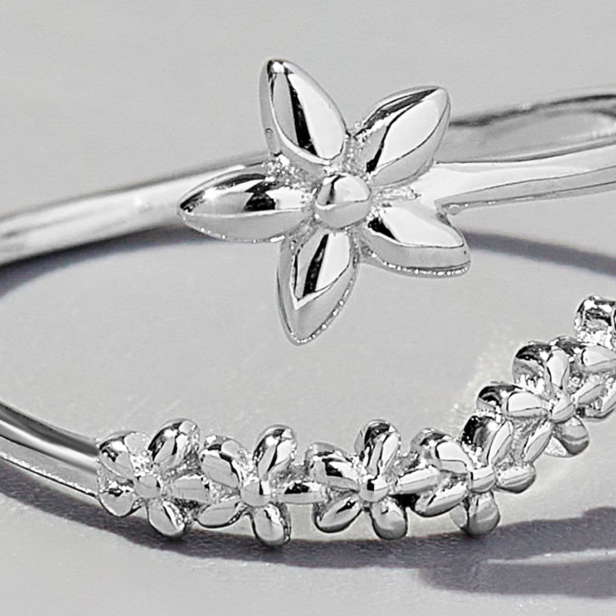 925 Sterling Silver Flower Ring.