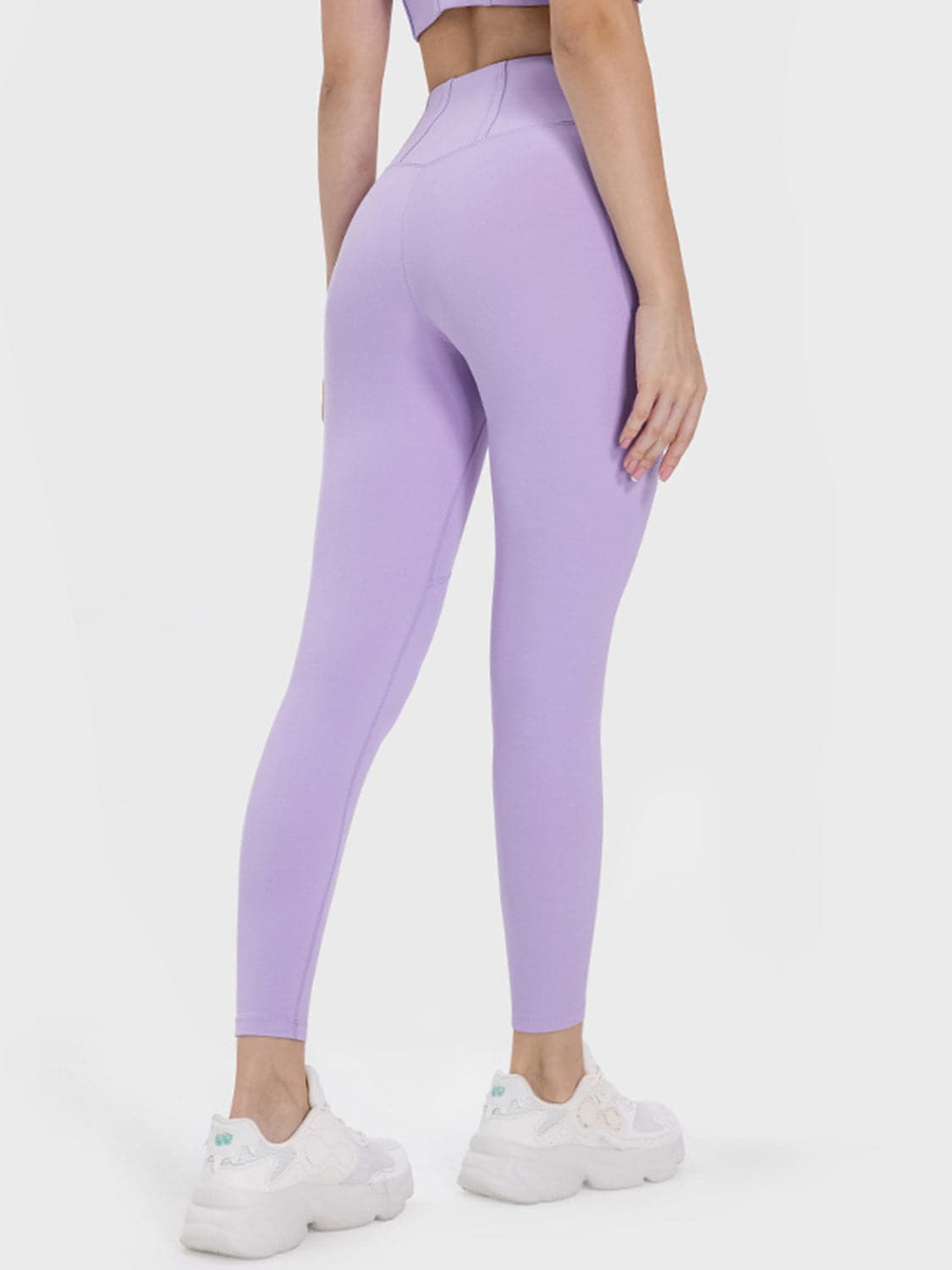 Pocketed High Waist Active Leggings.