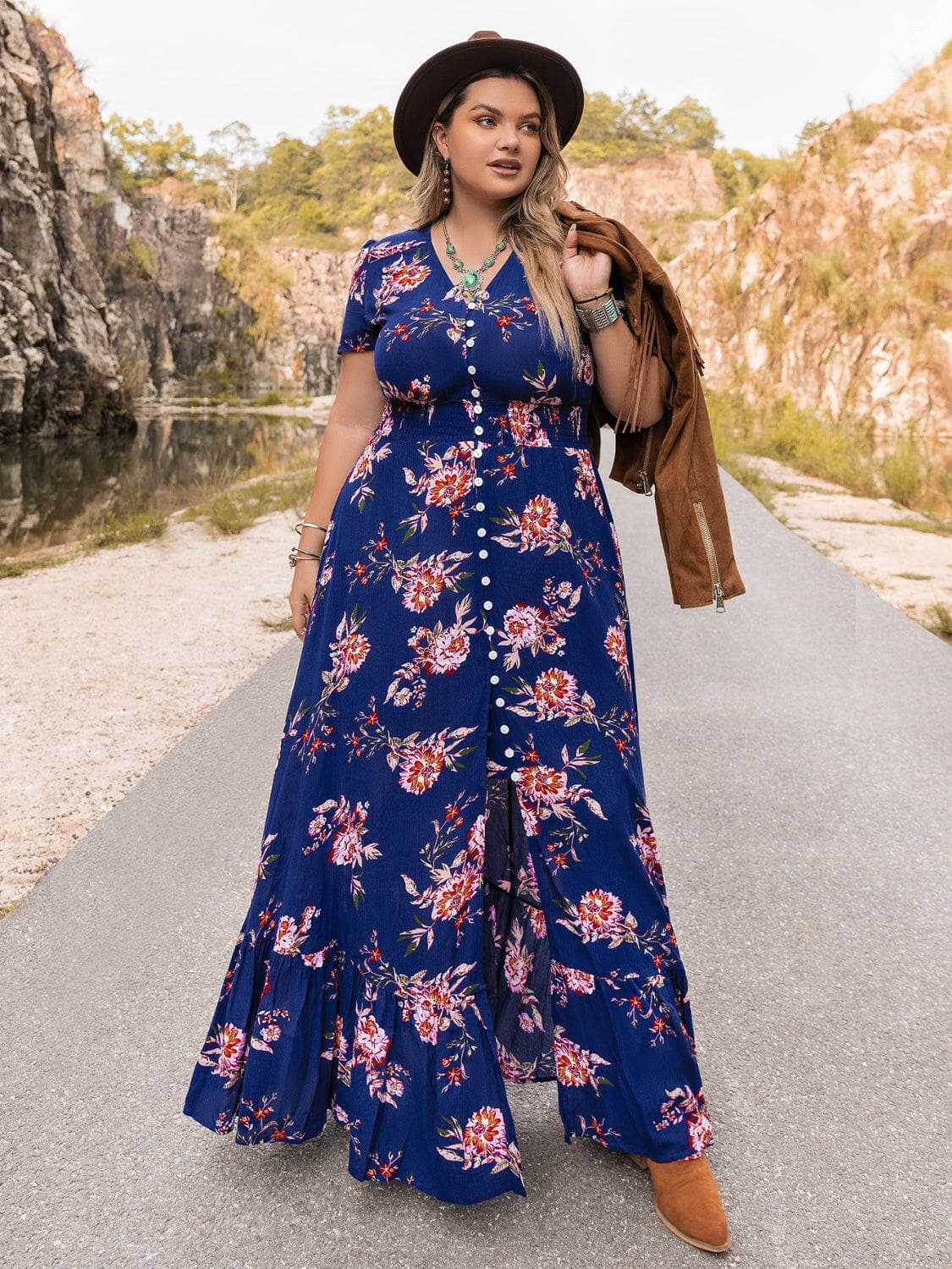 Plus Size V-Neck Maxi DressFeatures: Buttoned
Sheer: Opaque
Stretch: No stretch
Body: Not lined
Material composition: 100% viscose
Care instructions: Machine wash cold. Tumble dry low.
ImporteLove Salve -Neck Maxi Dressplus