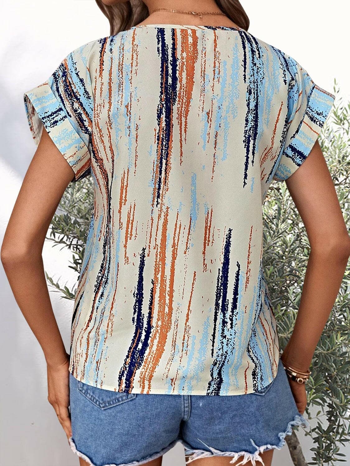 Printed Round Neck Short Sleeve Blouse.