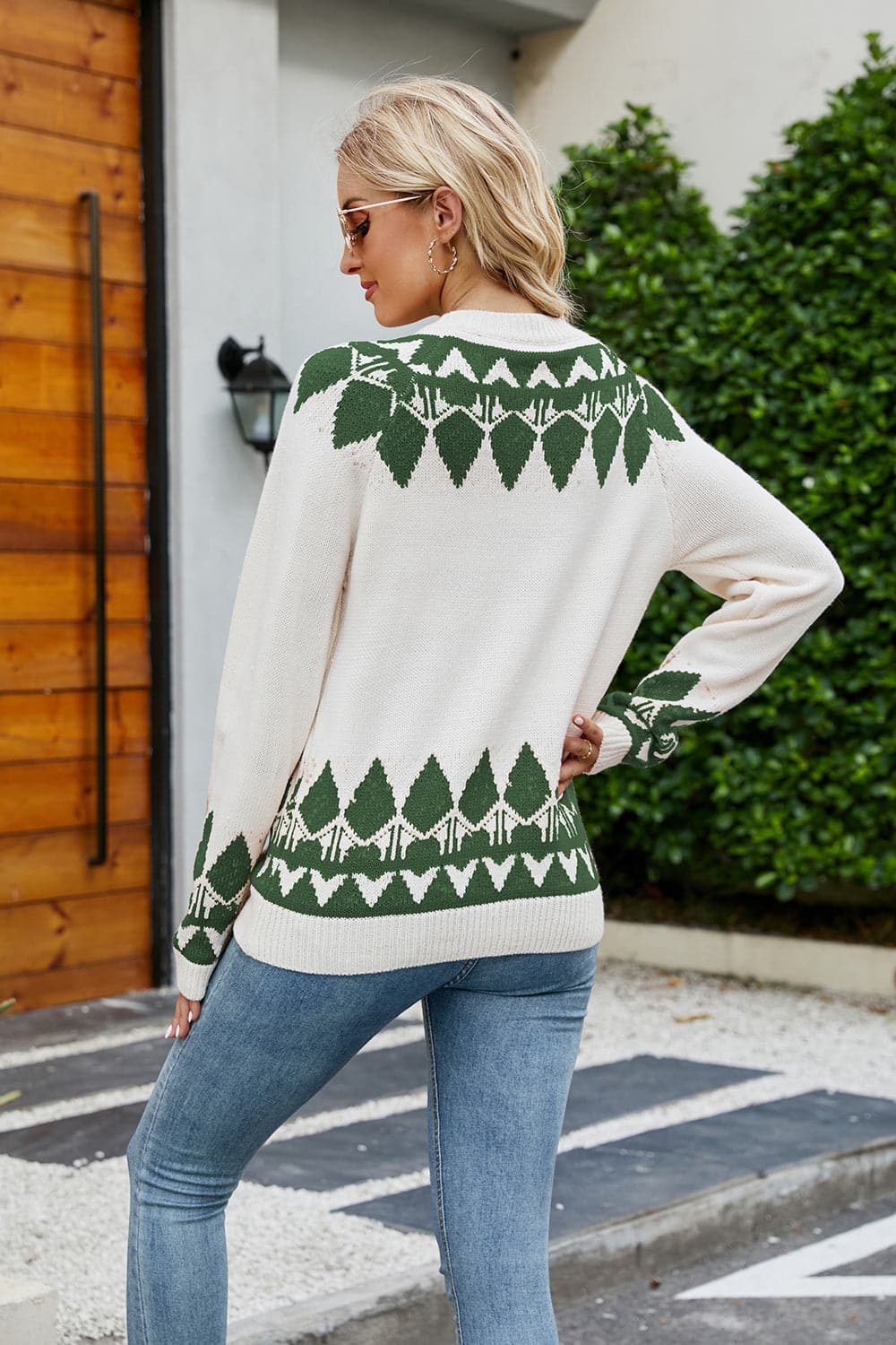 Round Neck Long Sleeve Sweater.