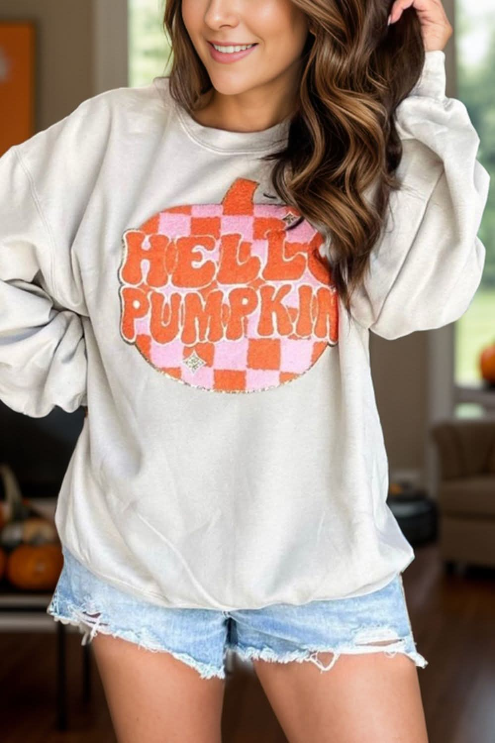 Chic graphic long sleeve sweatshirt with round neck