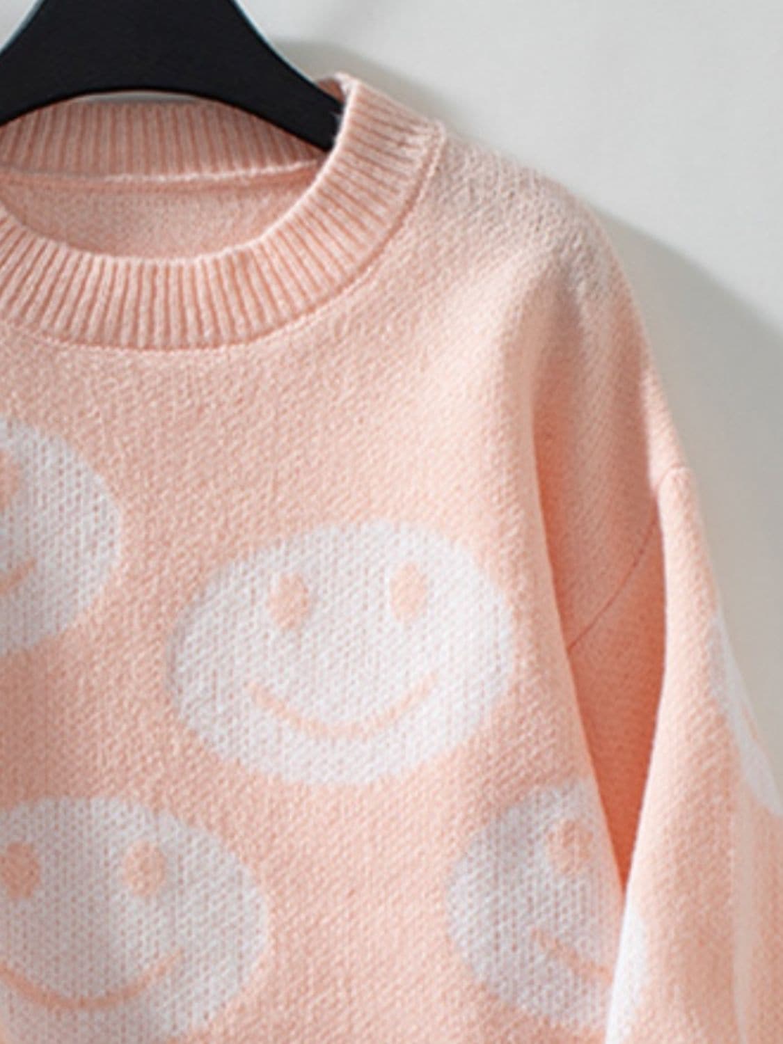 Smile Pattern Round Neck Long Sleeve Sweater.