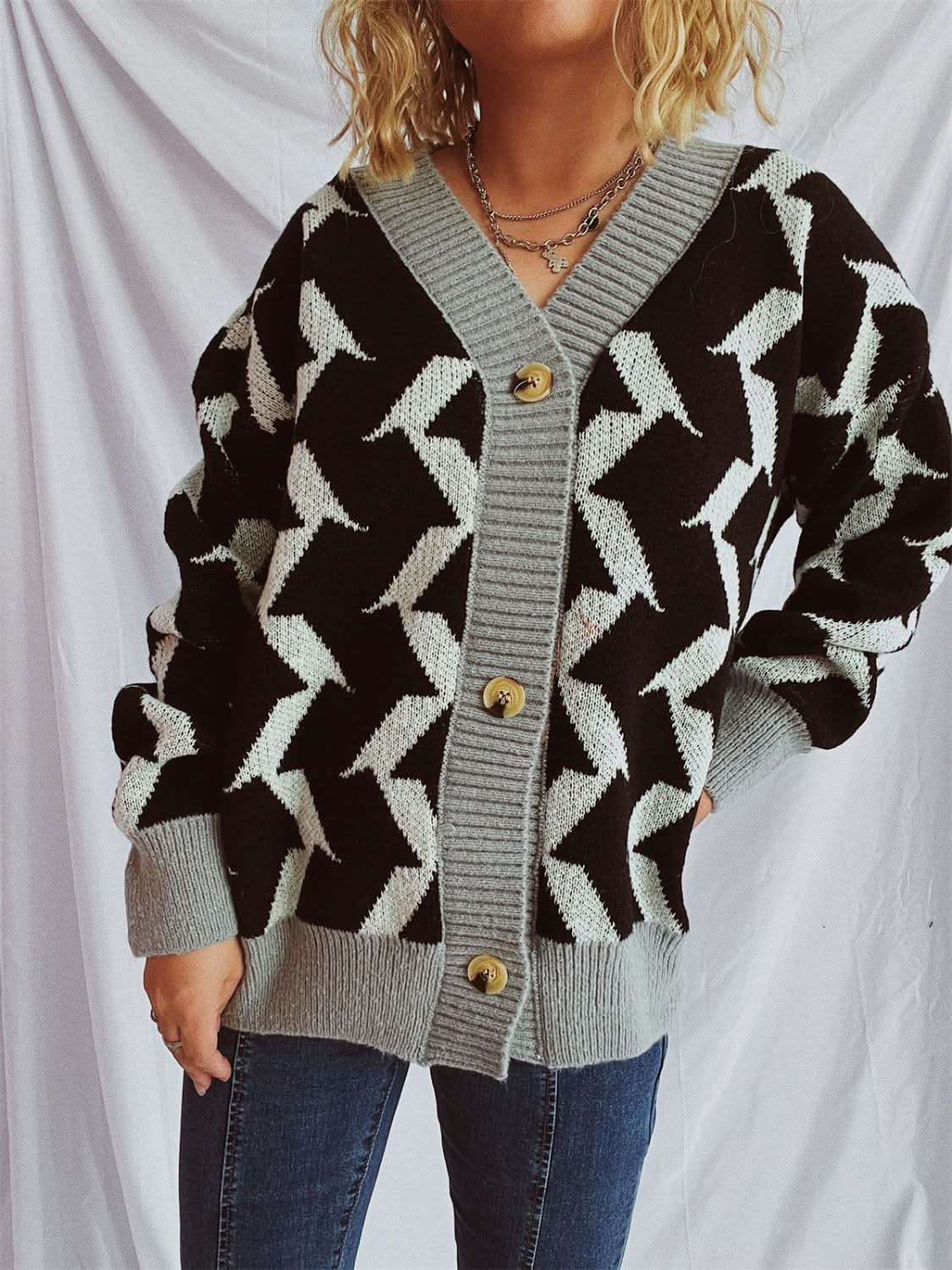 Chic geometric v-neck cardigan