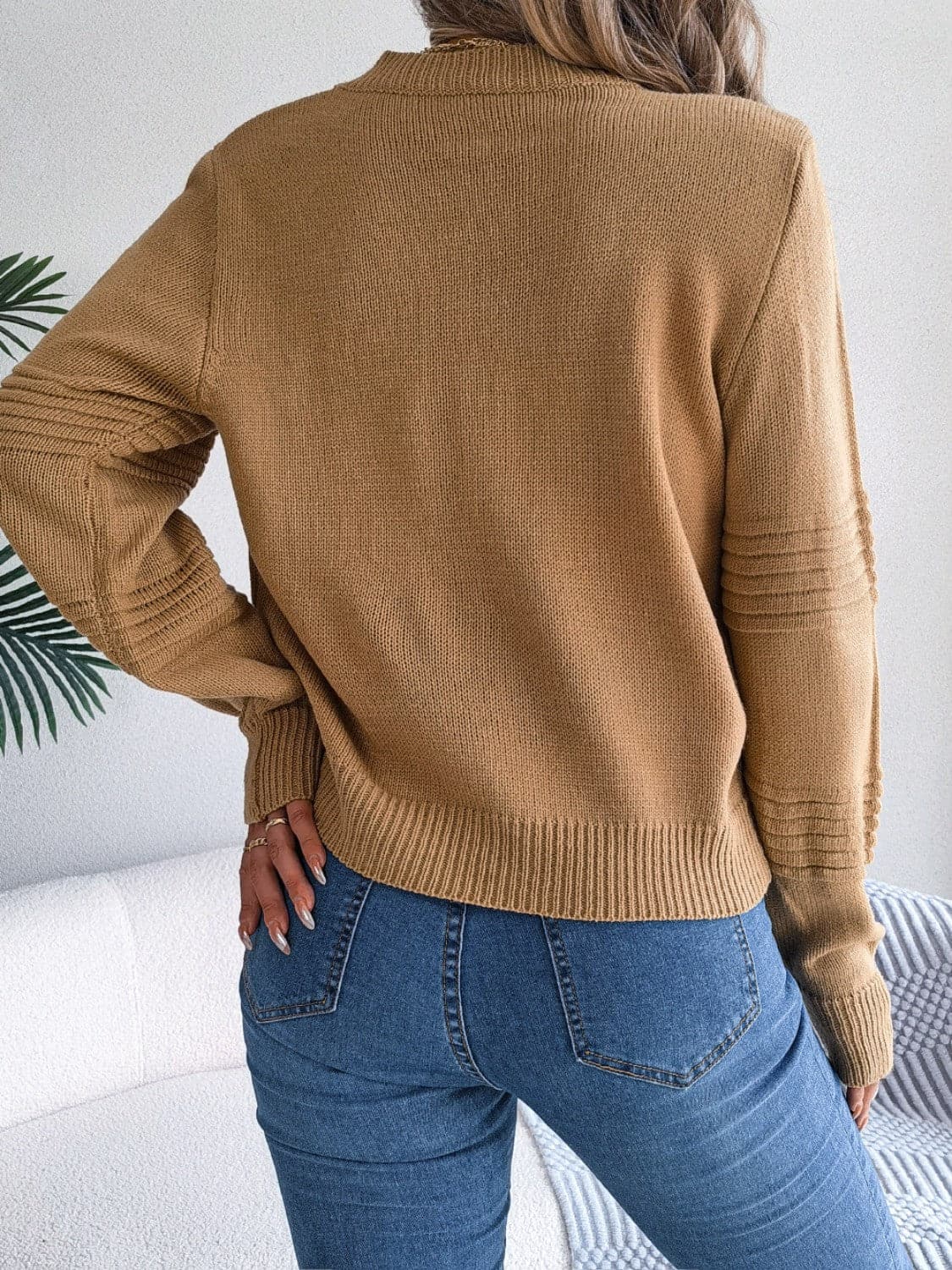 Round Neck Long Sleeve Sweater.