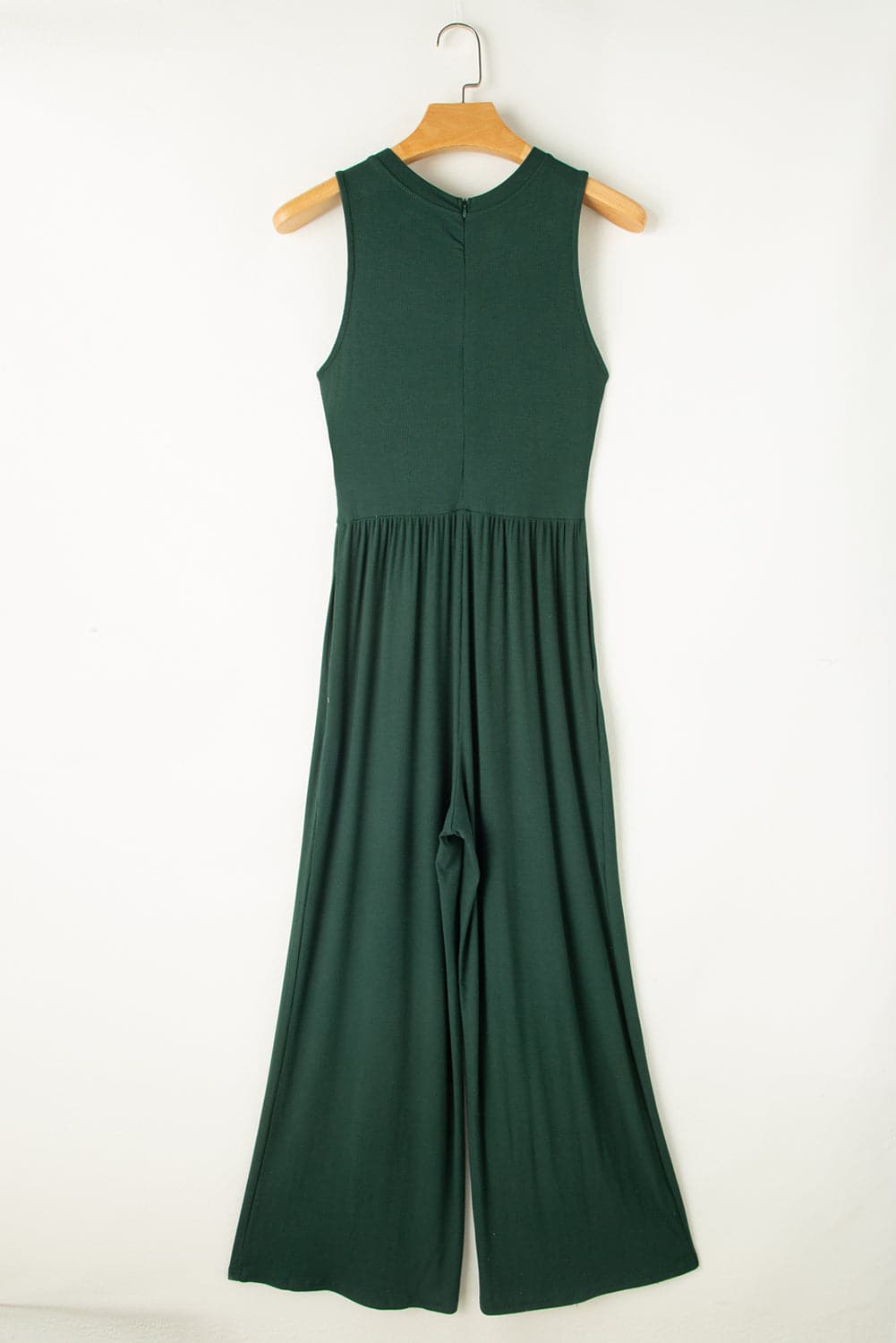 Round Neck Sleeveless Jumpsuit.