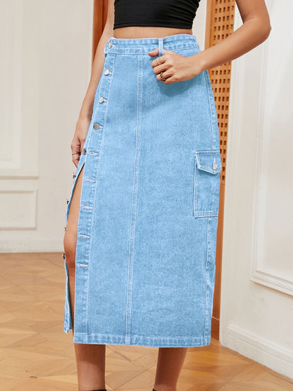 Chic button-down denim skirt