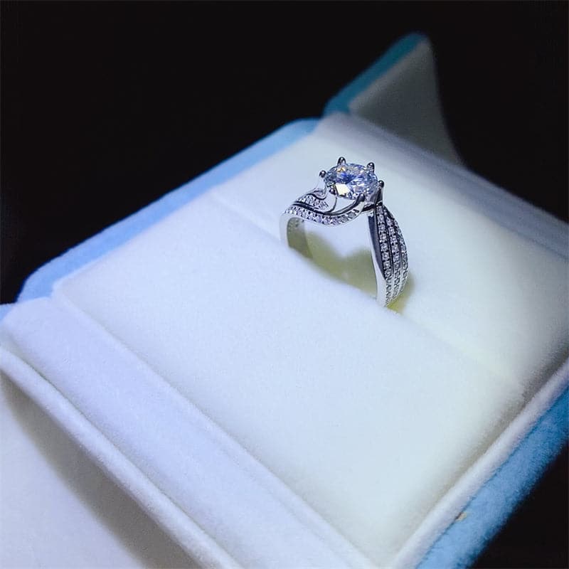 1 Carat Moissanite 925 Sterling Silver Ring.