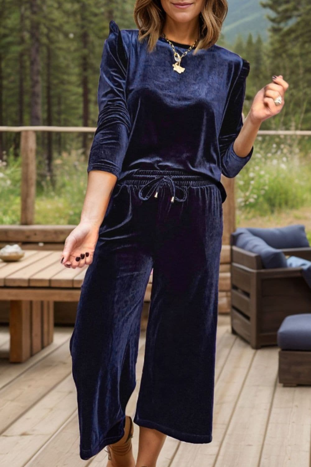 Velvet loungewear set with ruffles