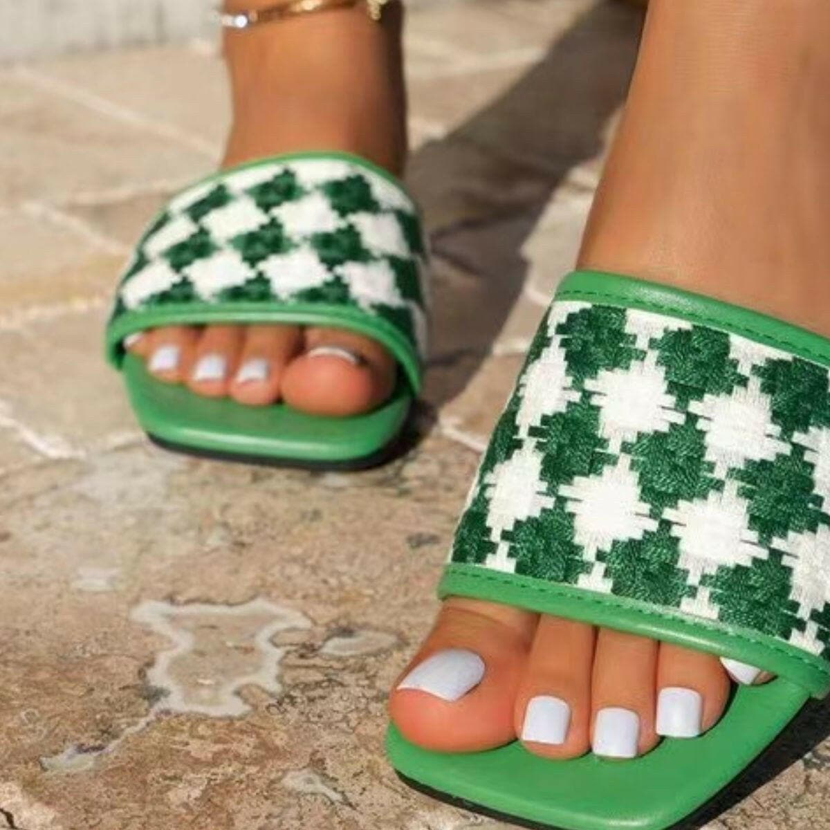 Plaid Open Toe Flat Sandals.