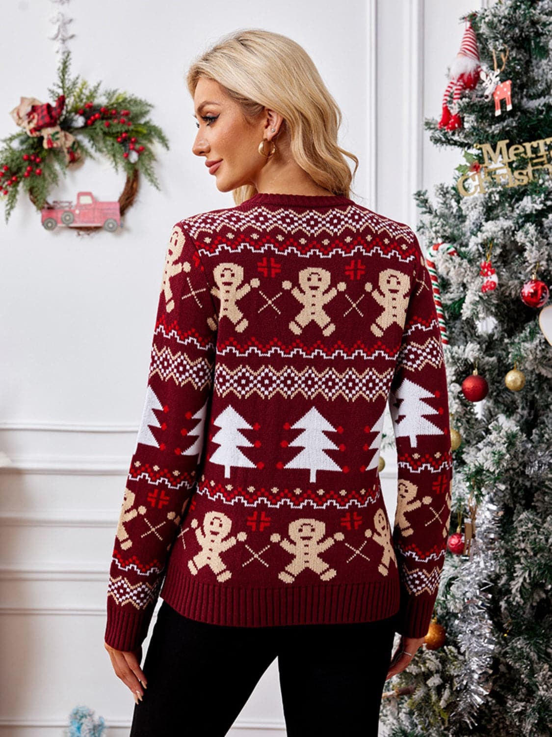 Cozy gingerbread long sleeve sweater with round neck