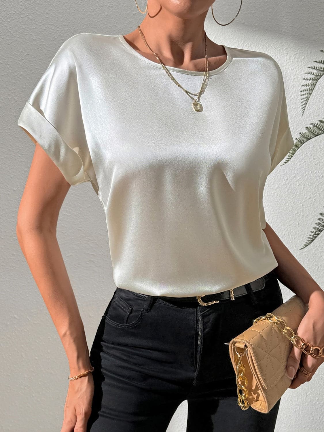 Round Neck Short Sleeve Blouse.