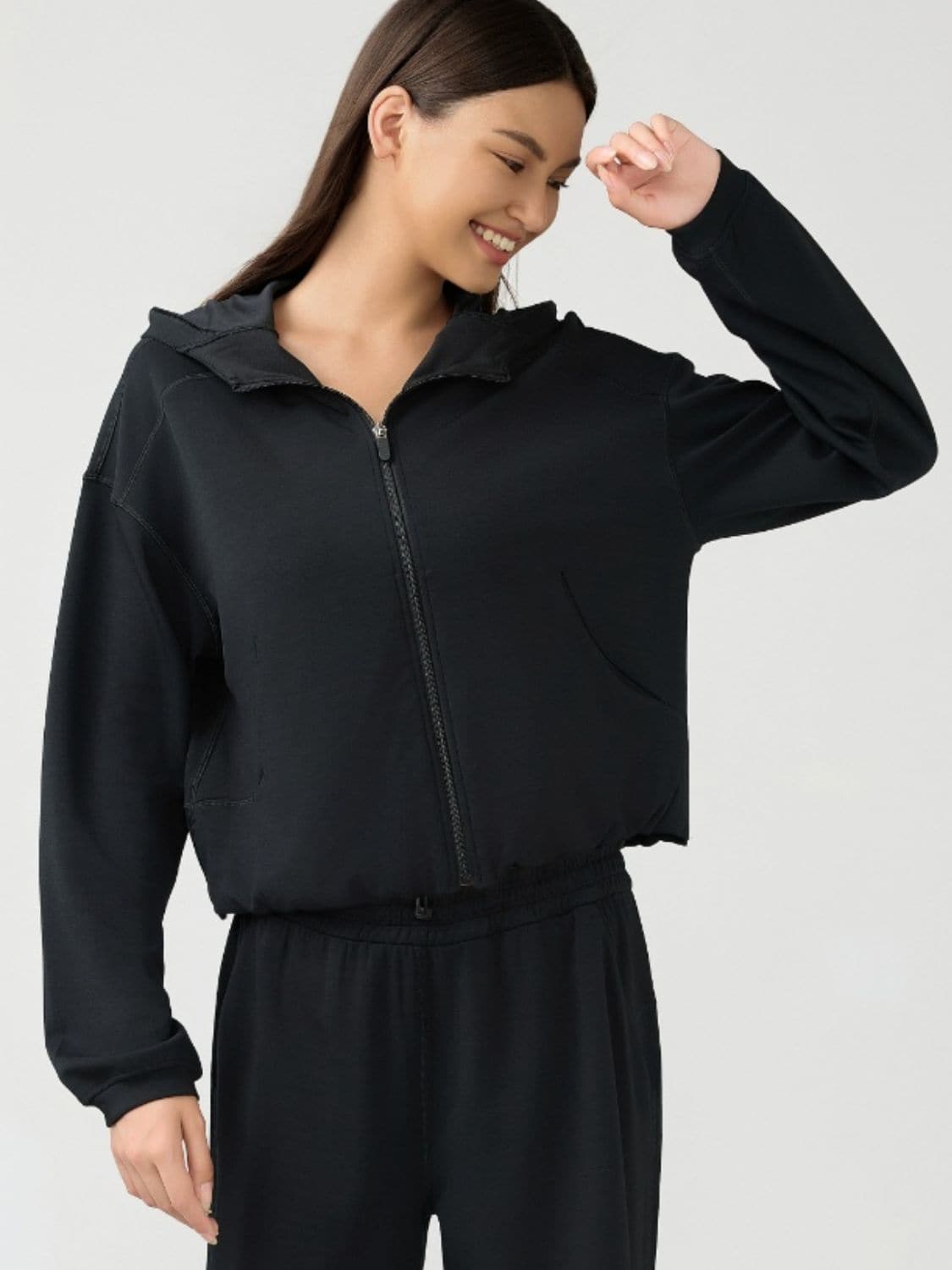 Hooded zip sweatshirt with pockets