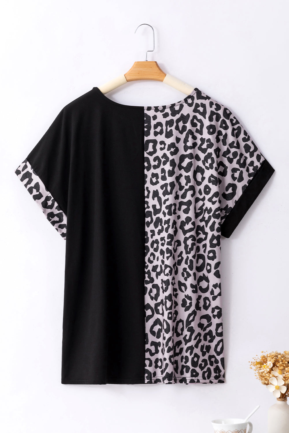 Chic black leopard print patchwork plus size tee