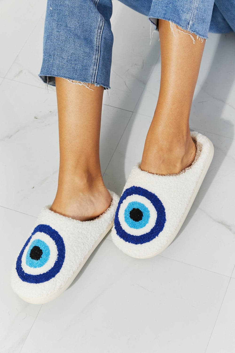 MMShoes Eye Plush Slipper.