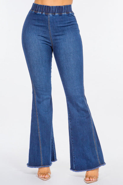 Curvy flare jeans with high waist design