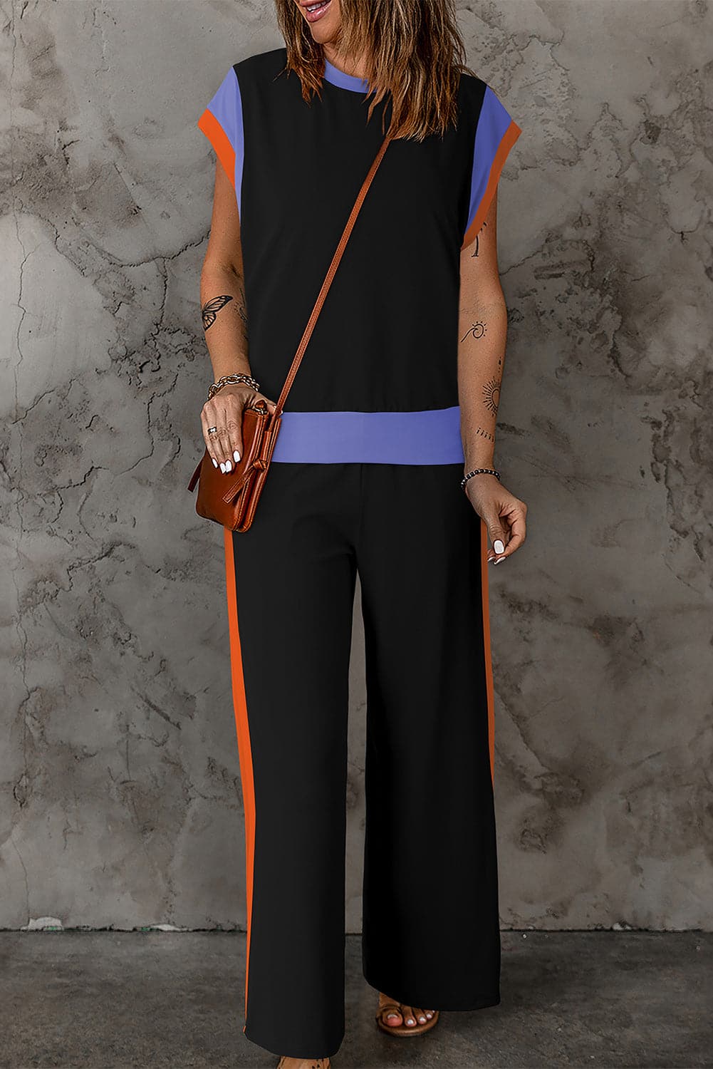 Contrast Round Neck Top and Pants Set.